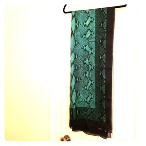 Gucci snake print italian cotton scarf